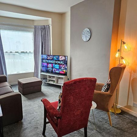 3 Bedroom-5 Beds Newland Ave King'S Palace Leisure-Contractor-Heart Of Hull Amenities كينغستون أبون هول المظهر الخارجي الصورة