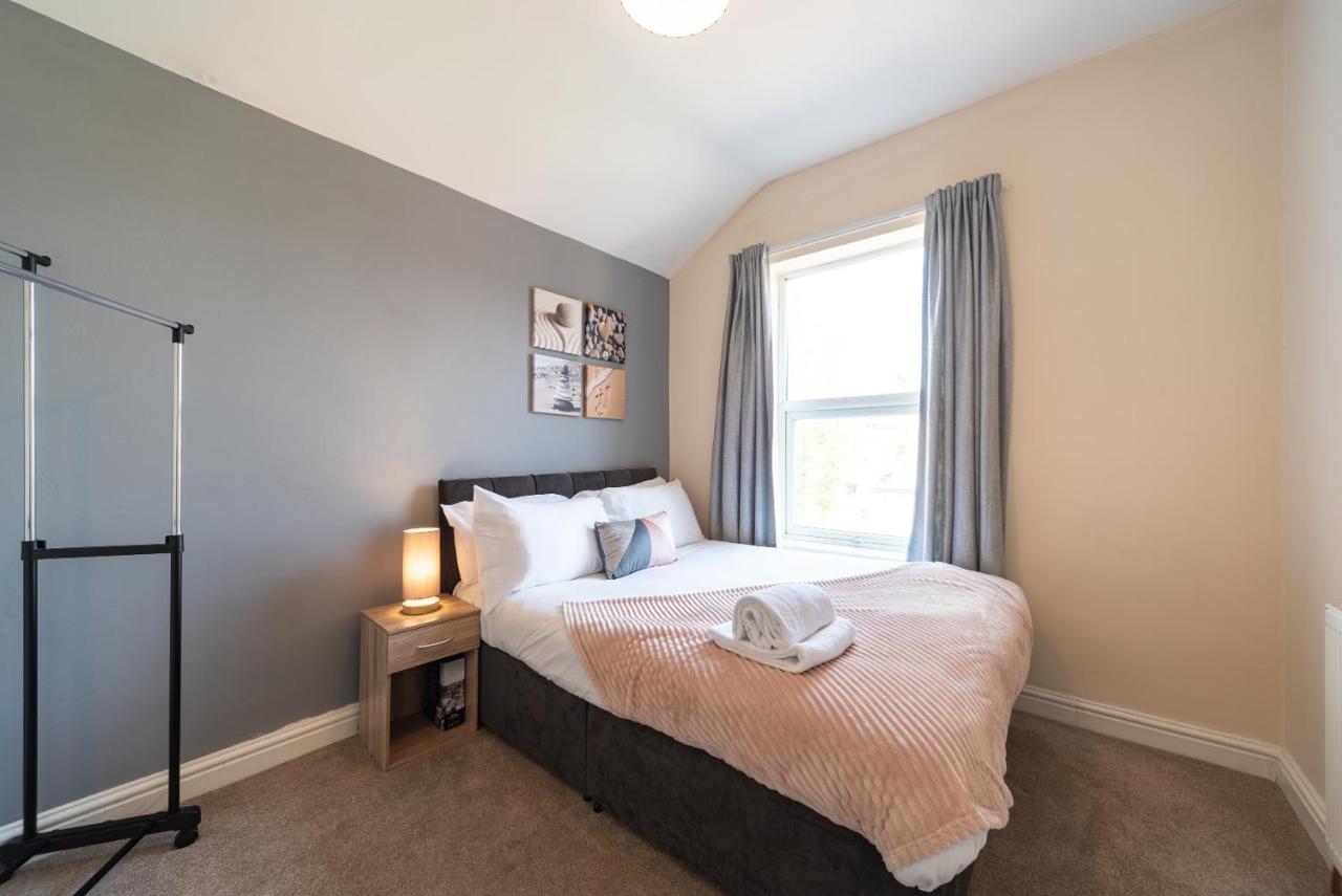 3 Bedroom-5 Beds Newland Ave King'S Palace Leisure-Contractor-Heart Of Hull Amenities كينغستون أبون هول المظهر الخارجي الصورة