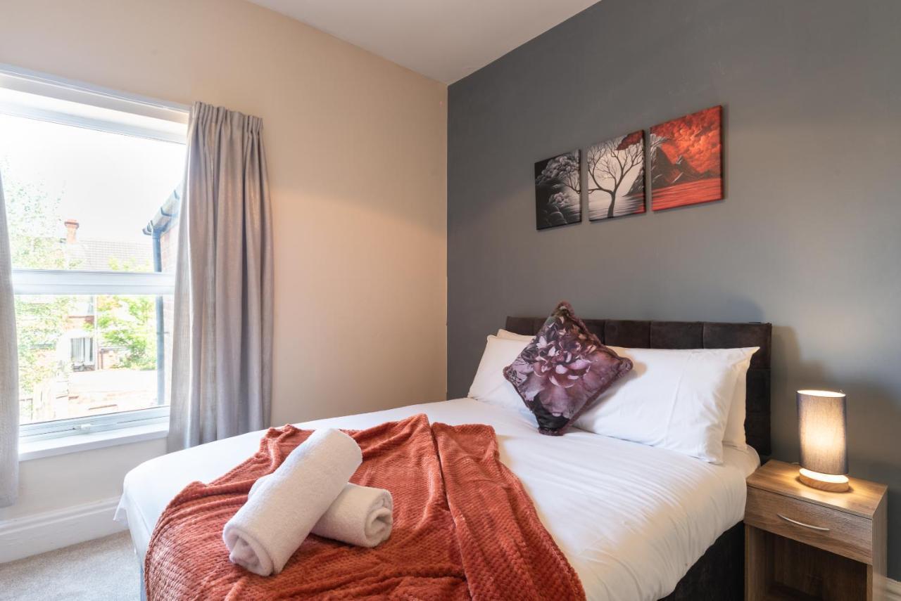 3 Bedroom-5 Beds Newland Ave King'S Palace Leisure-Contractor-Heart Of Hull Amenities كينغستون أبون هول المظهر الخارجي الصورة