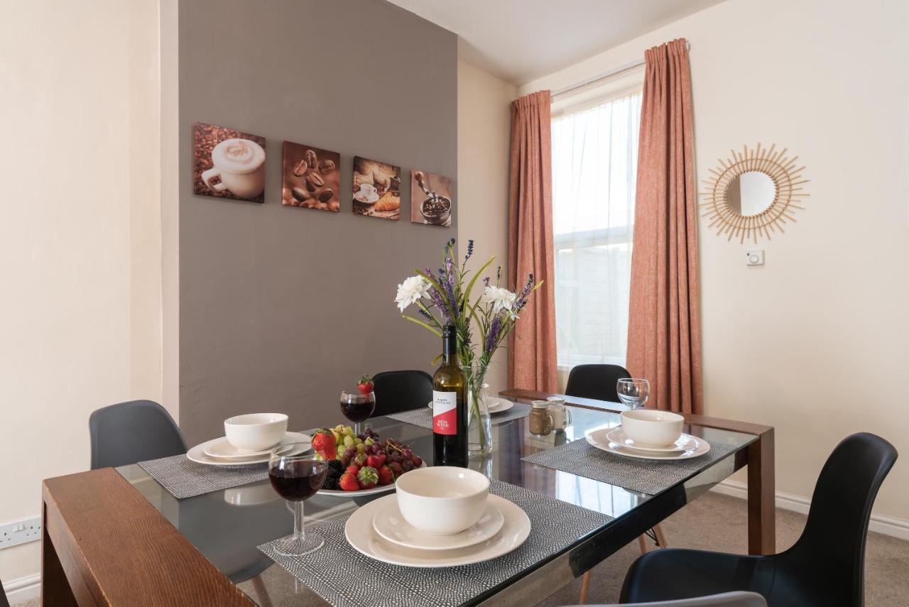 3 Bedroom-5 Beds Newland Ave King'S Palace Leisure-Contractor-Heart Of Hull Amenities كينغستون أبون هول المظهر الخارجي الصورة
