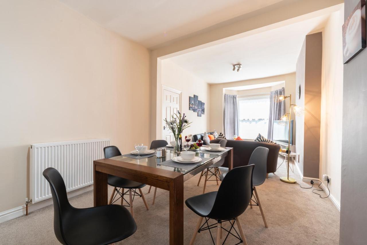 3 Bedroom-5 Beds Newland Ave King'S Palace Leisure-Contractor-Heart Of Hull Amenities كينغستون أبون هول المظهر الخارجي الصورة