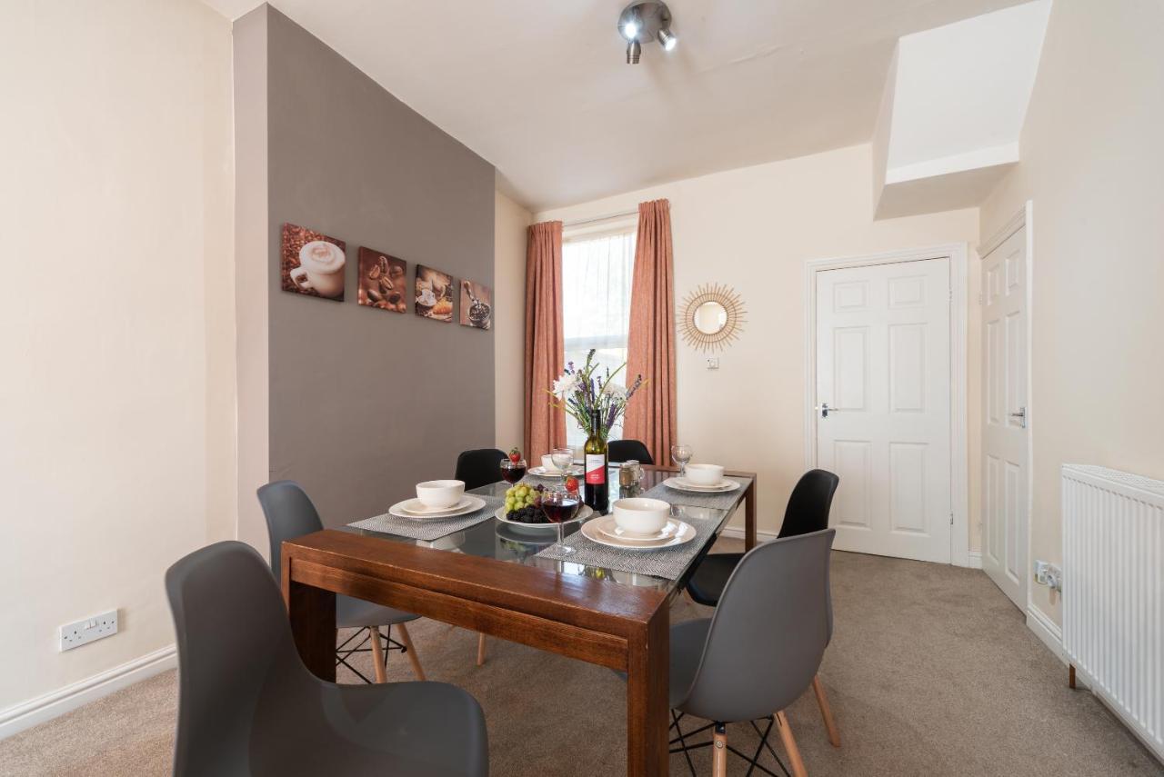 3 Bedroom-5 Beds Newland Ave King'S Palace Leisure-Contractor-Heart Of Hull Amenities كينغستون أبون هول المظهر الخارجي الصورة