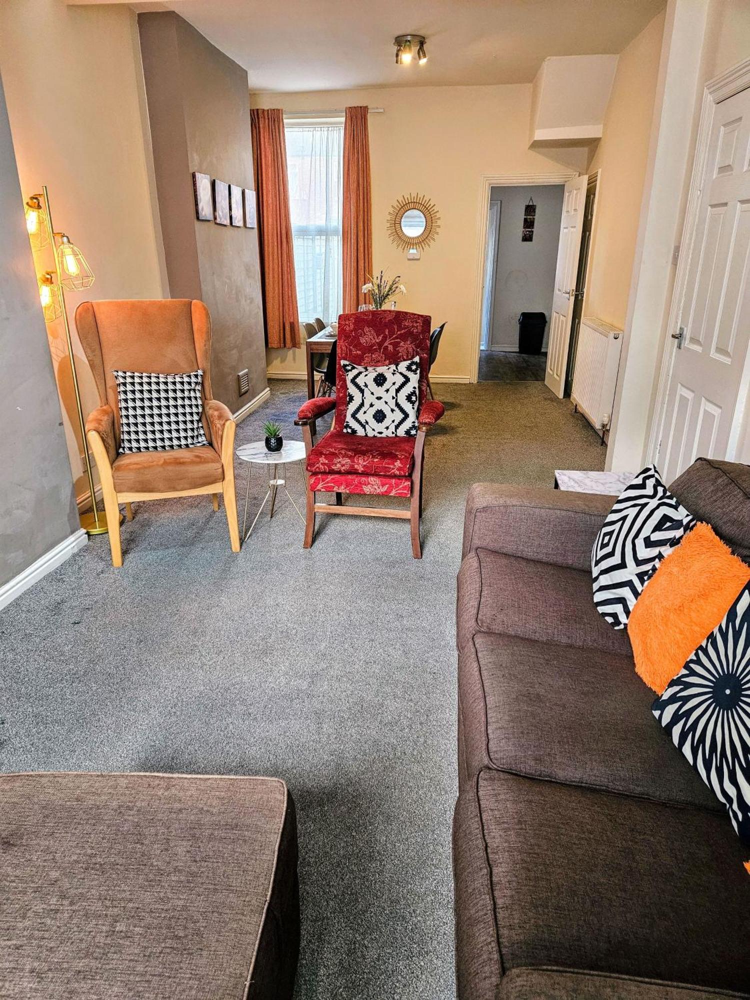 3 Bedroom-5 Beds Newland Ave King'S Palace Leisure-Contractor-Heart Of Hull Amenities كينغستون أبون هول المظهر الخارجي الصورة